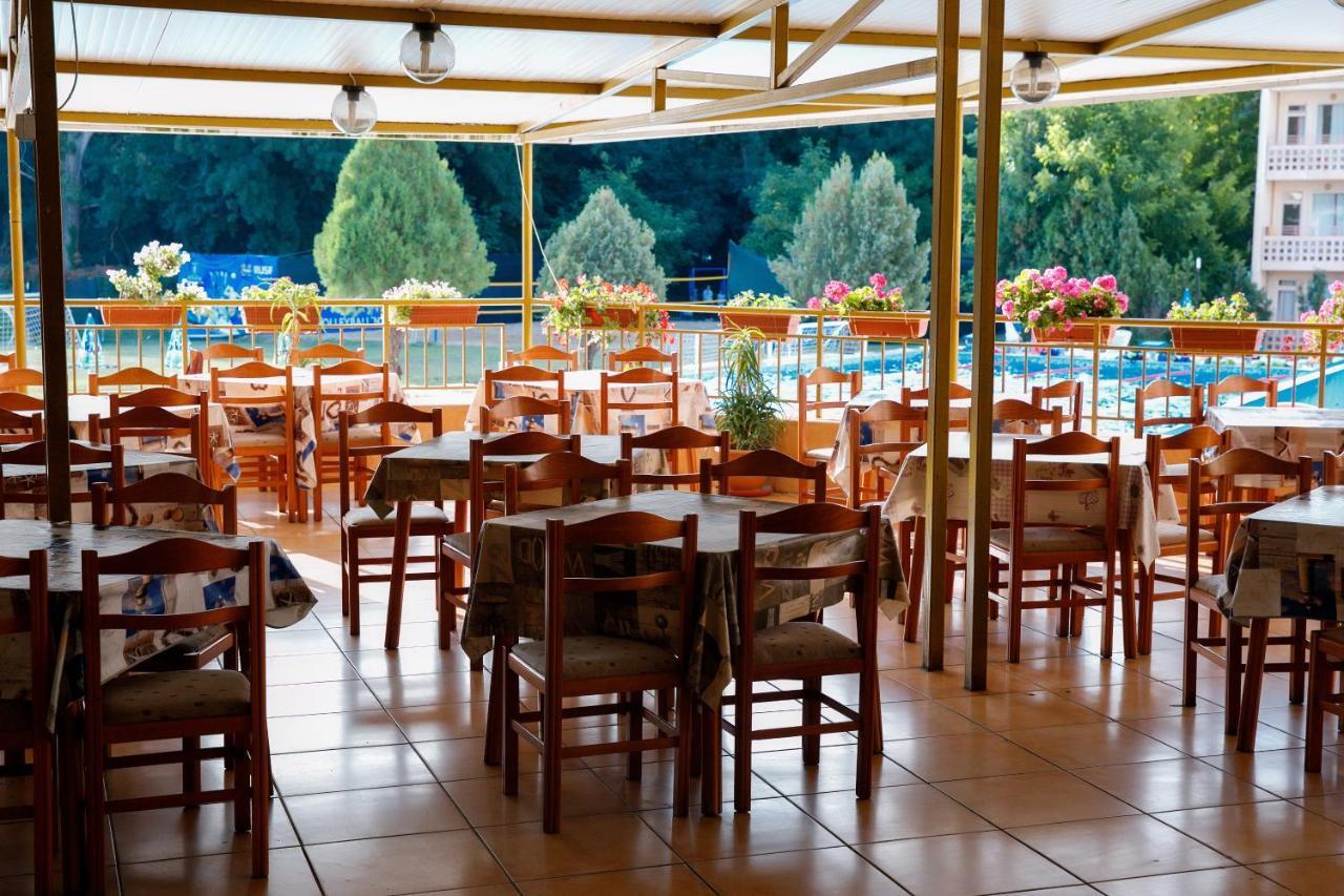 Hotel Green Park Kiten  Bagian luar foto