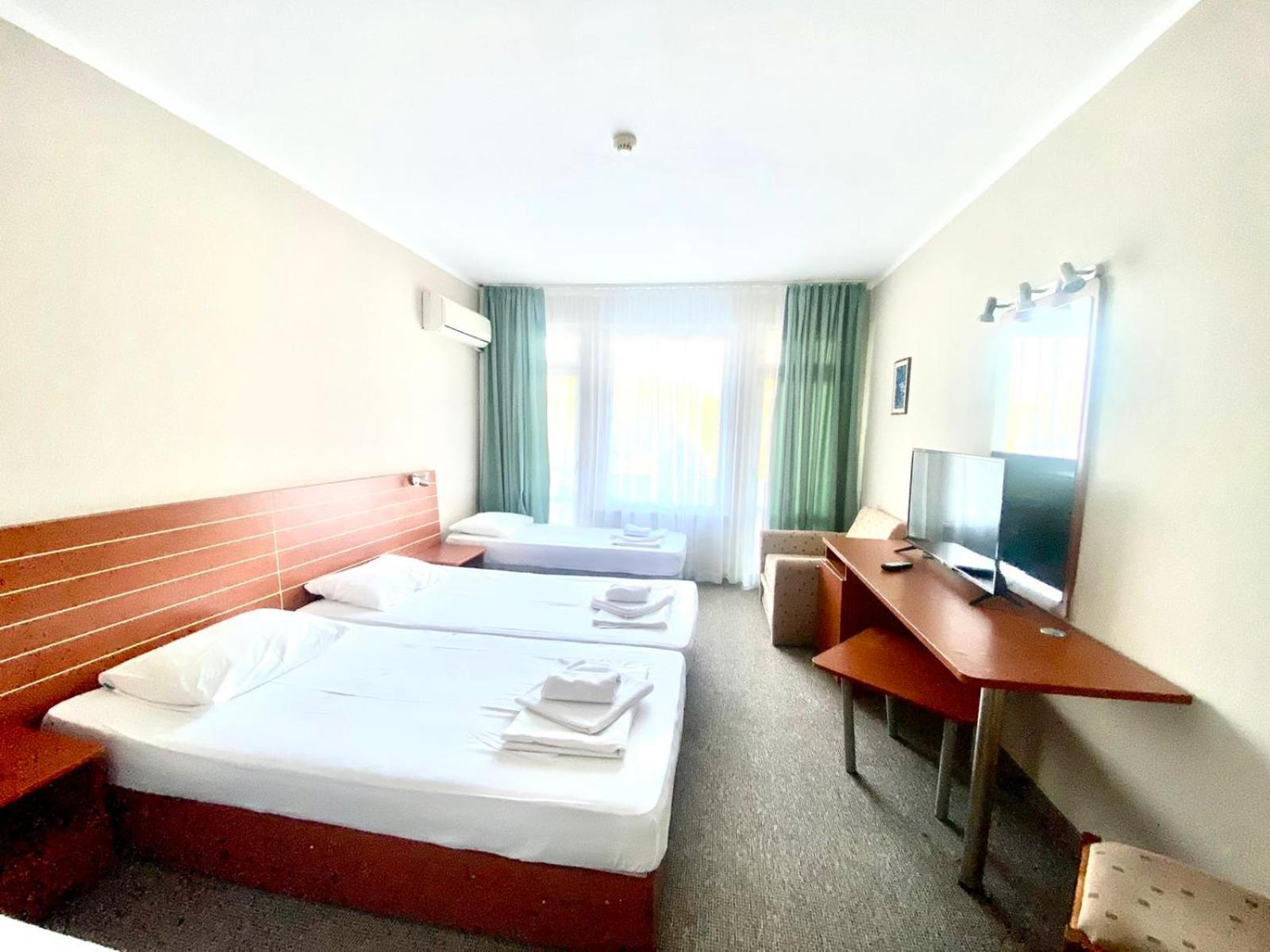 Hotel Green Park Kiten  Bagian luar foto