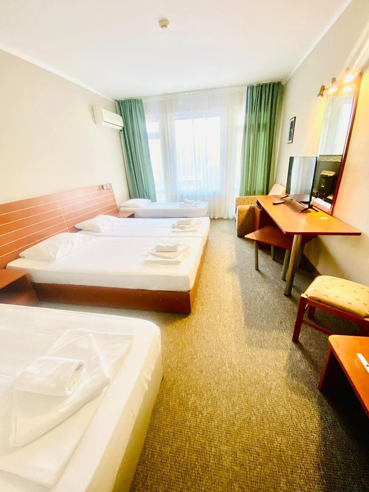 Hotel Green Park Kiten  Bagian luar foto