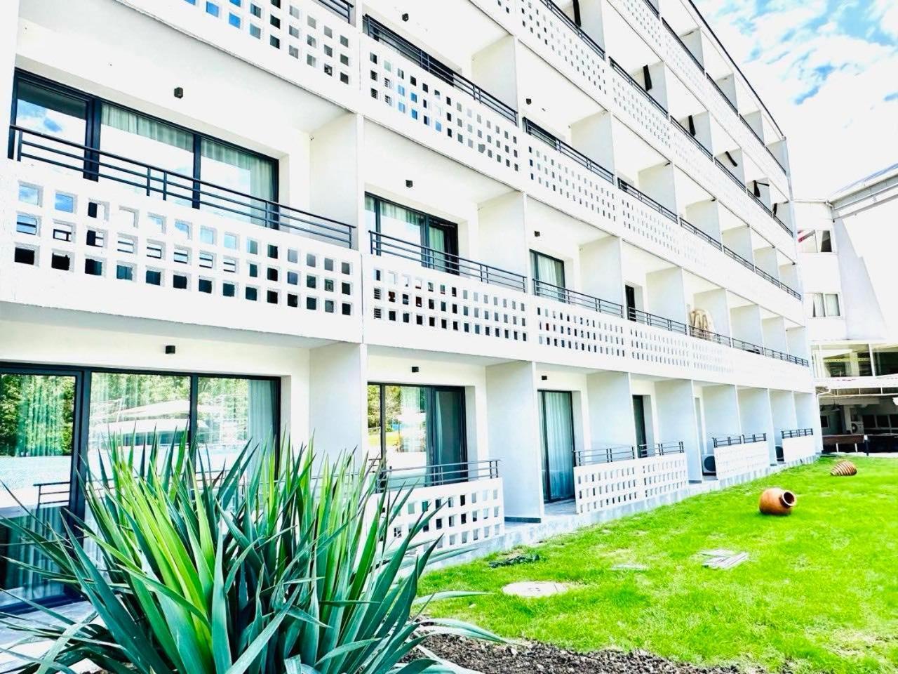 Hotel Green Park Kiten  Bagian luar foto
